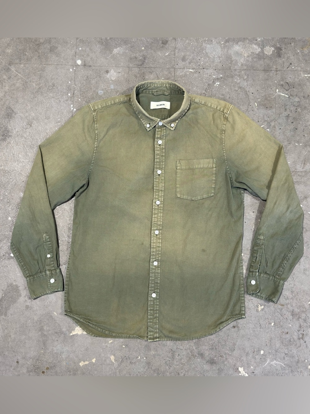 Sun Faded Buck Mason Poplin Button Down Cotton Shirt Olive Green Mens Medium